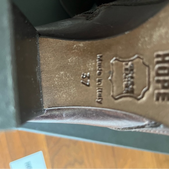 Gorgeous deep brown leather ankle boots by Hope Stockholm! Nearly new, size 7. - Picture 6 of 13